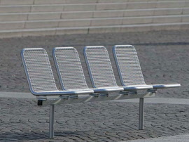 Sitztraverse für Aussen, Sitzbänke mit Einzelsitze, Sitzbänke